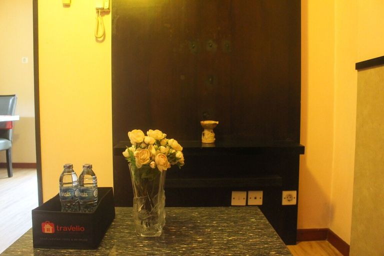 Others 4, Warm 1Br Apartment (No Kitchen) At Marbella Suites Dago Pakar Bandung, Bandung
