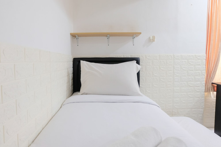 Guestroom 2, Best Location Studio At 2Nd Floor Jarrdin Cihampelas Apartment, Bandung