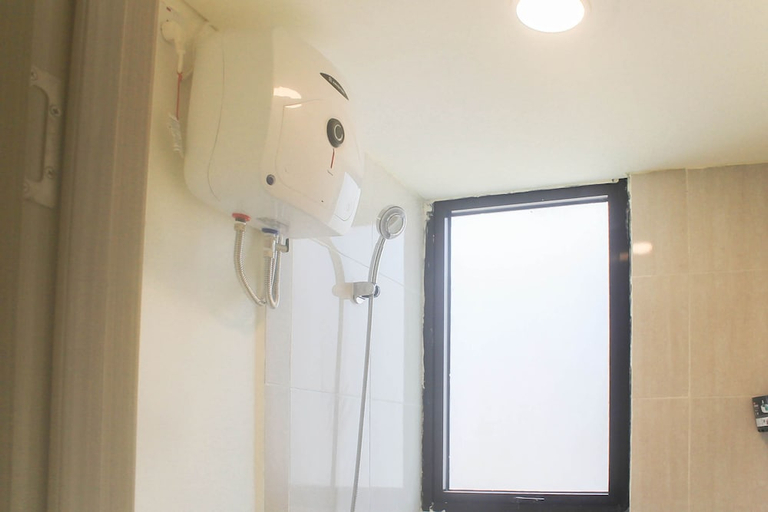 Bathroom 2, Luxury 2Br At Meikarta Apartment, Cikarang