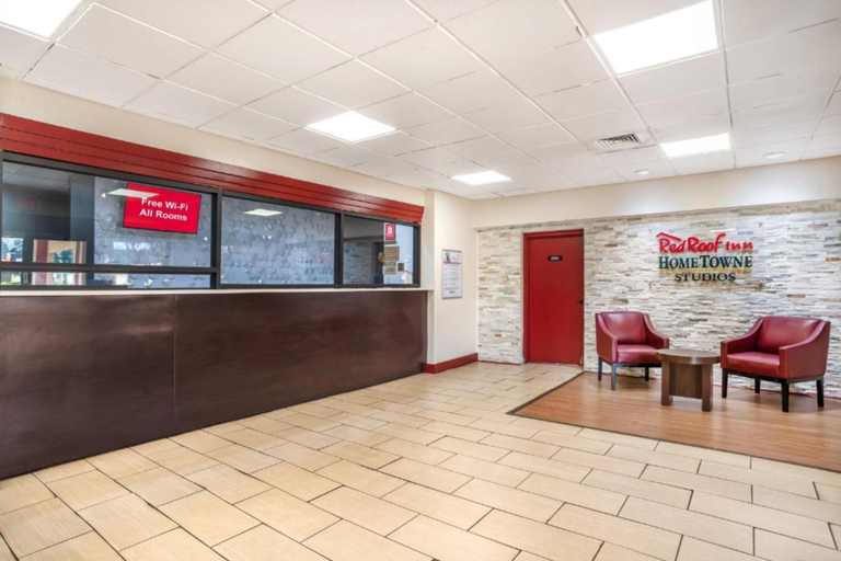 Public Area, HomeTowne Studios by Red Roof Montgomery - Midtown, Montgomery