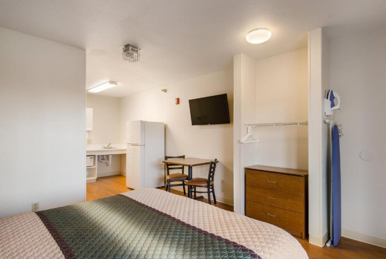 Bedroom 5, Hometowne Studios Denver - Glendale/ Cherry Creek, Denver