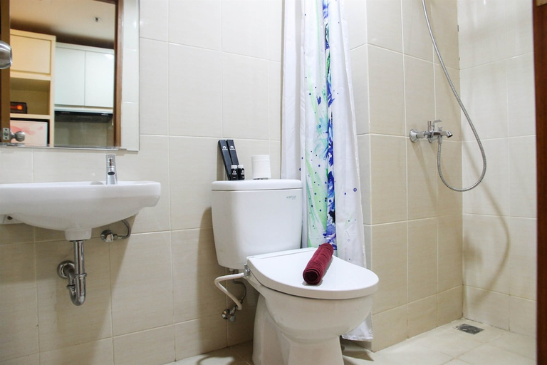 Bathroom 2, Homey Studio at The Oasis Cikarang Apartment, Cikarang
