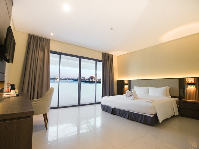 Makassar Golden Hotel - Tap to explore photos