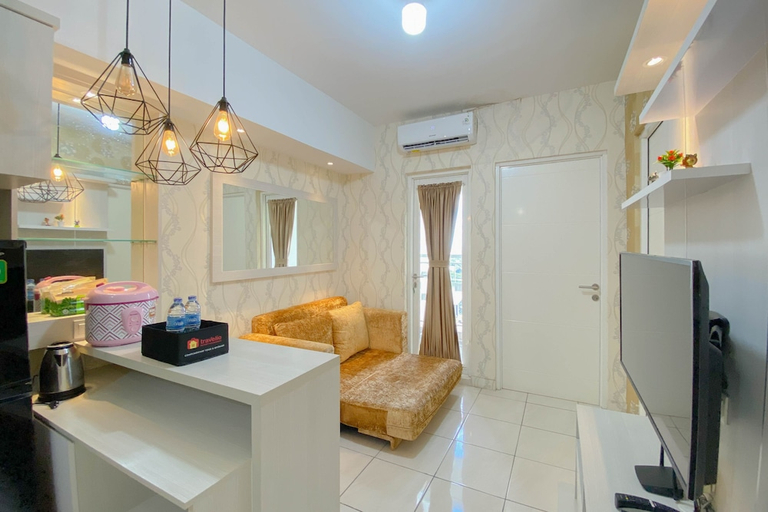 Living Area 5, Spacious And Homey 3Br At Springlake Summarecon Bekasi Apartment, Bekasi