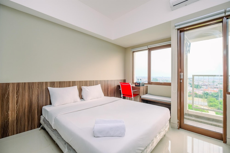 Guestroom 5, Strategic and Nice Studio at LRT City Jatibening Apartment, Bekasi