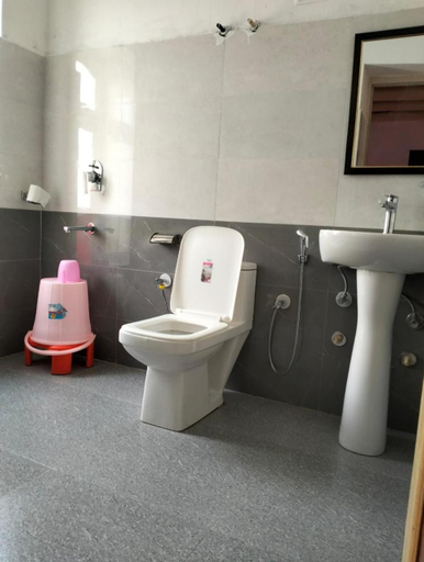 Bathroom 1, Gaskit Residecy, Leh