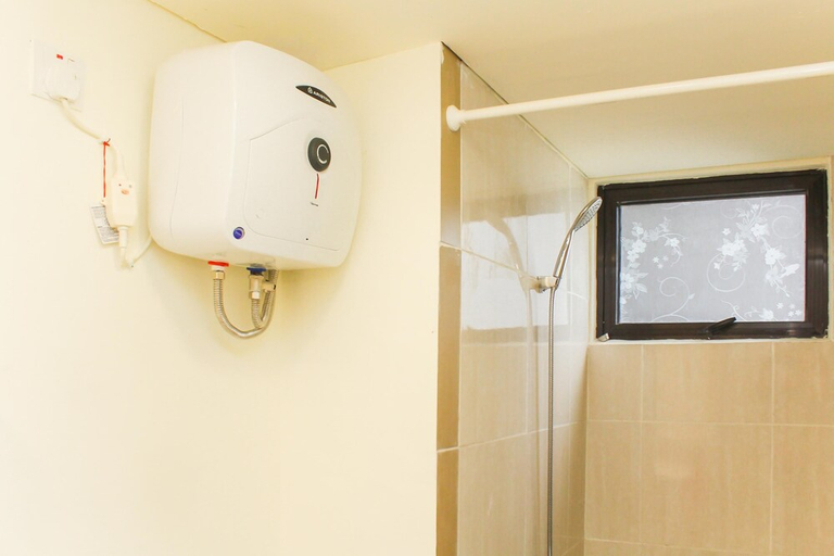 Bathroom 2, Comfortable 2Br With Study Room At Meikarta Apartment, Cikarang
