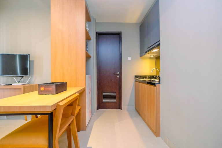 In-Room Dining 4, 원더풀 1BR 아파트먼트 앳 무스티카 골프 레지던스 위스 골프 뷰, Cikarang