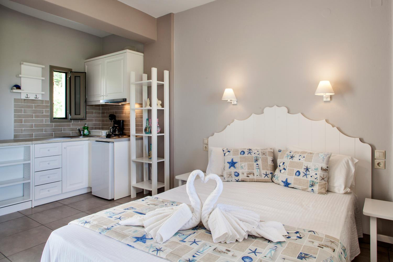 Others 2, Mythos Suites Diskos, Crete