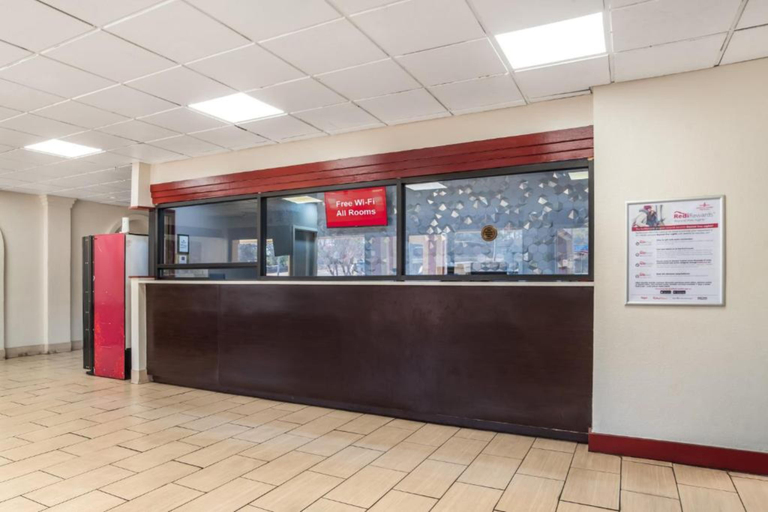Public Area, HomeTowne Studios by Red Roof Montgomery - Midtown, Montgomery