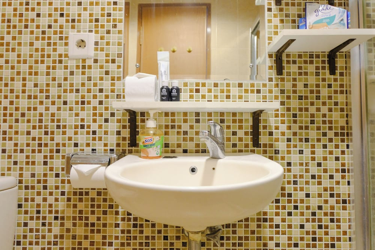 Bathroom 2, Best Deal 2BR (Gold Room Type) Apartment at Grand Setiabudi, Bandung