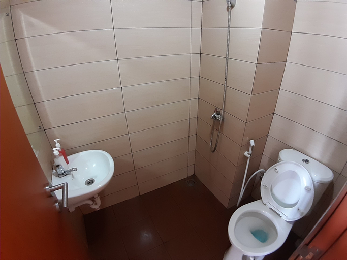Bathroom, Apartemen Margonda 3 & 5 By Mega, Depok