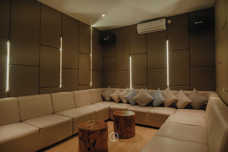 Others 5, Mentari Hill View 8 BR heated pool and movie room, Bandung