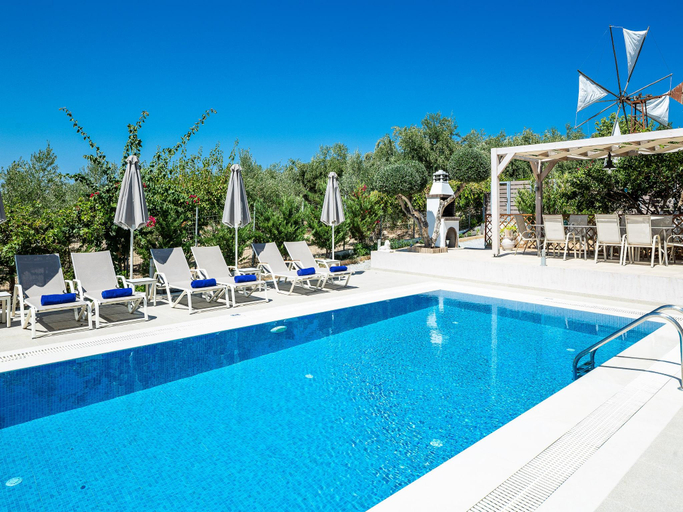 Others 4, Villa in Crete with Stunning Sea Views, Crete