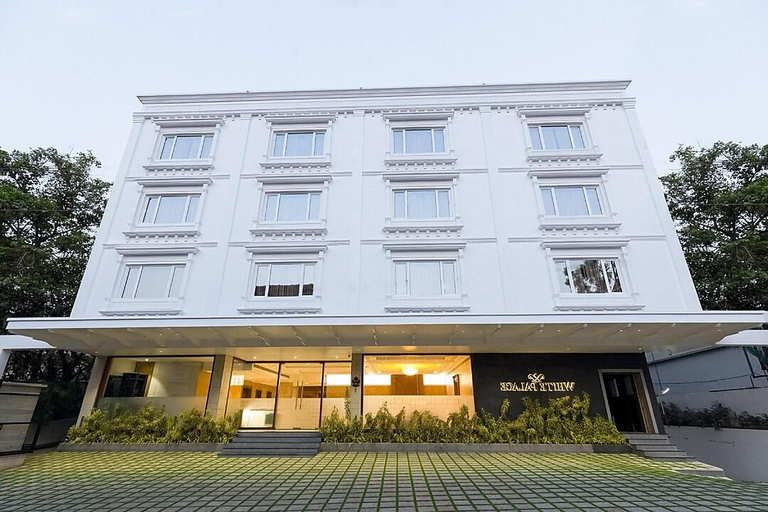 Others 3, White Palace Hotel, Thrissur
