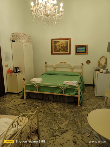 Others 2, Da Francy B&b, Napoli