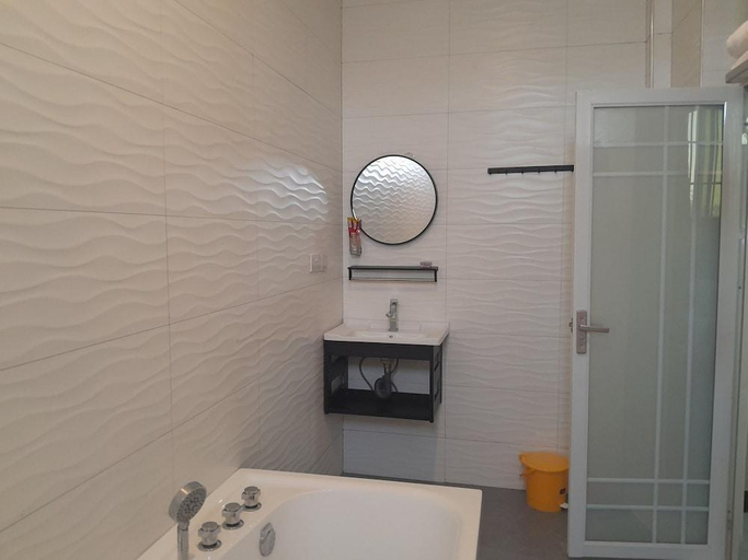 Bathroom 4, VEGAS LUXURY HOTEL, Kinondoni
