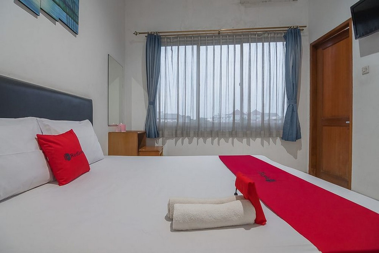 Bedroom 5, RedDoorz near Setrasari Mall, Bandung