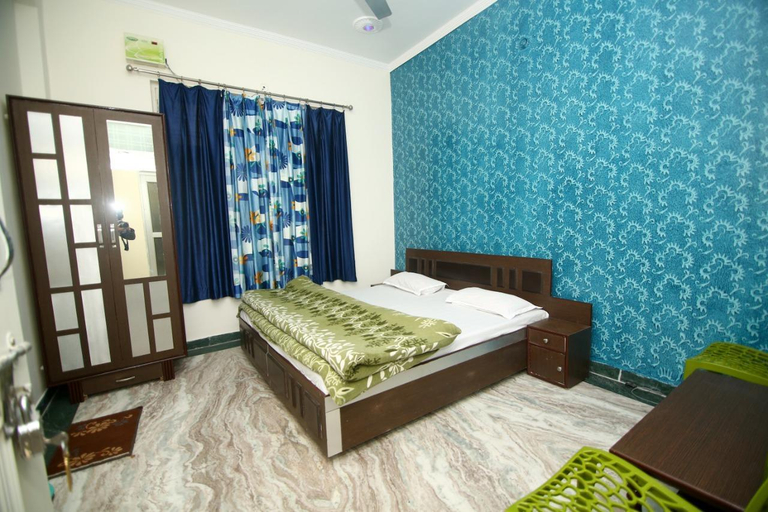 Others 3, Hotel Madhusudan, Garhwal