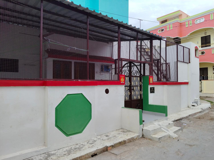 Others 3, Bava guest house, Tiruvannamalai