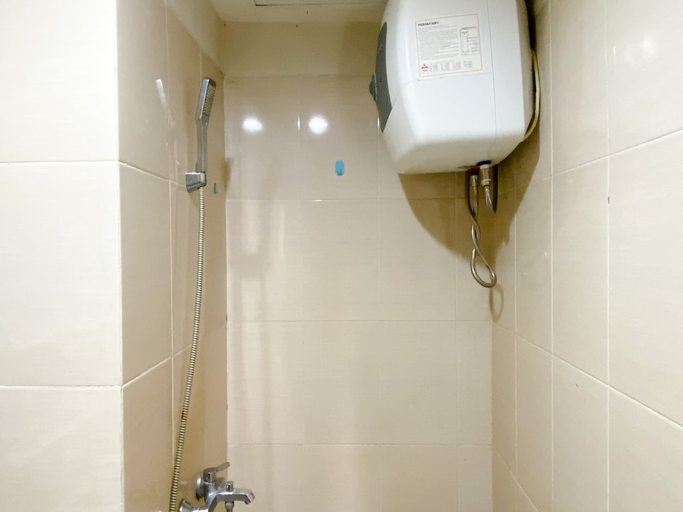 Bathroom 2, Cozy And Minimalist 1Br Oasis Cikarang Apartment, Cikarang
