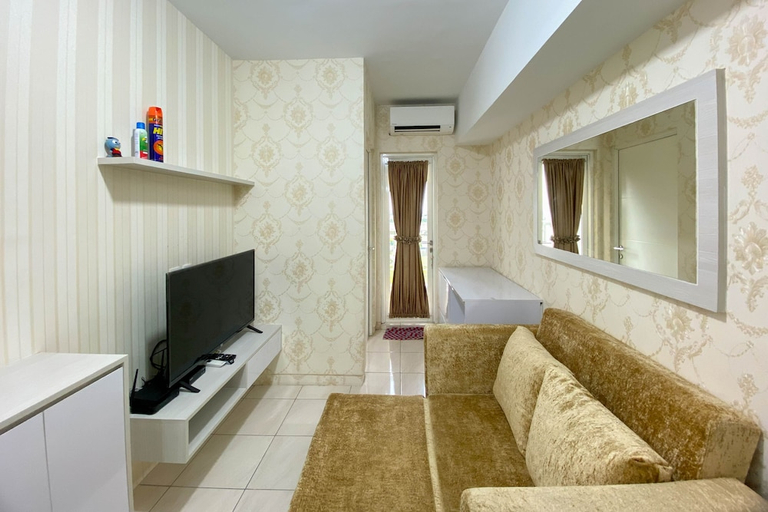 Living Area 3, Homey And Comfort 2Br At Springlake Summarecon Bekasi Apartment, Bekasi
