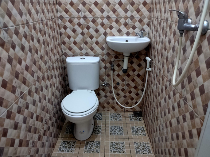 Bathroom 3, Hotel Arjuna Sari Bandungan, Semarang