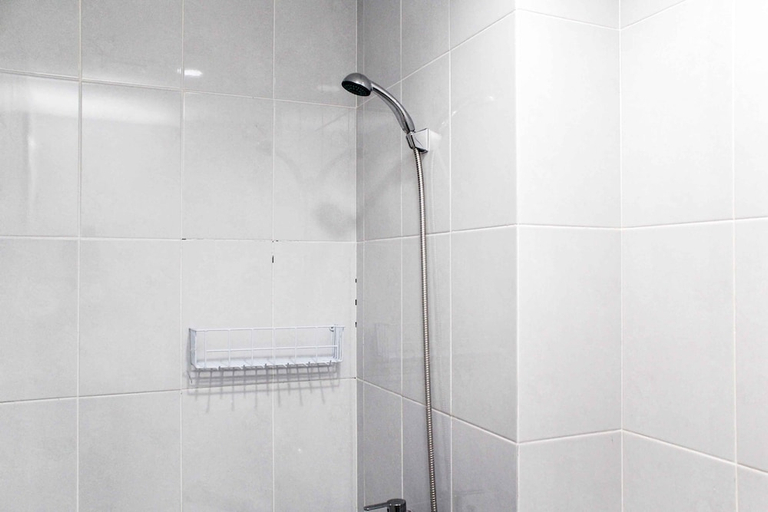 Bathroom 3, Fancy And Elegant Studio At Patraland Urbano Apartment, Bekasi