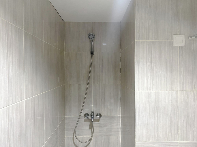 Bathroom, Modern Look And Restful 2Br Vasanta Innopark Apartment, Cikarang