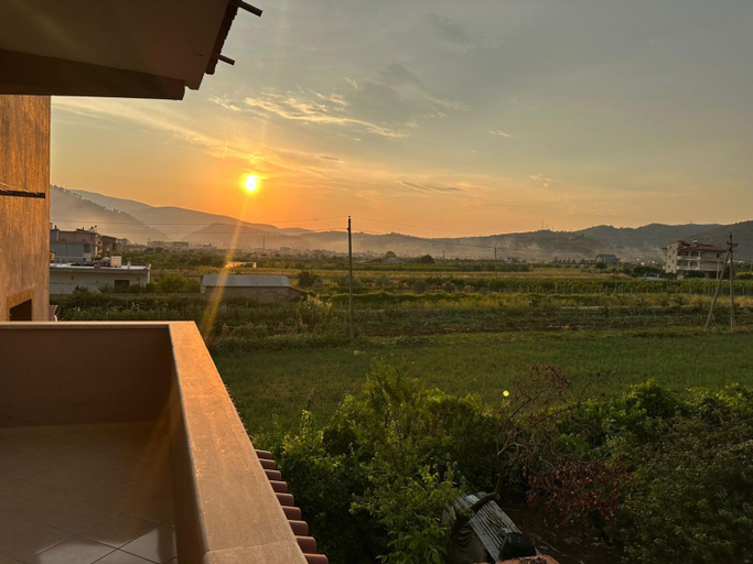 Others 4, Guest House Enea, Beratit