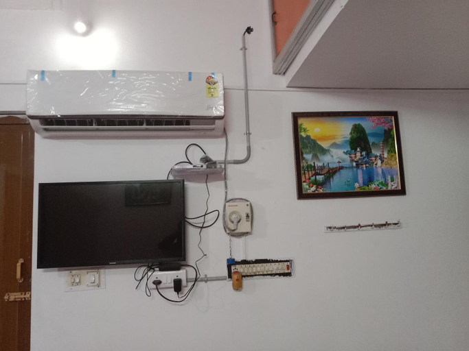 Others 2, Bava guest house, Tiruvannamalai