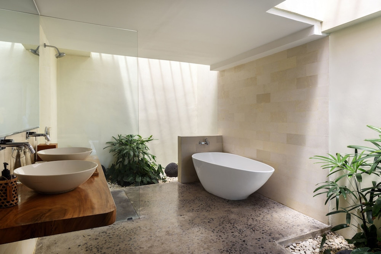 Bathroom 4, Anandathu Villas, Badung