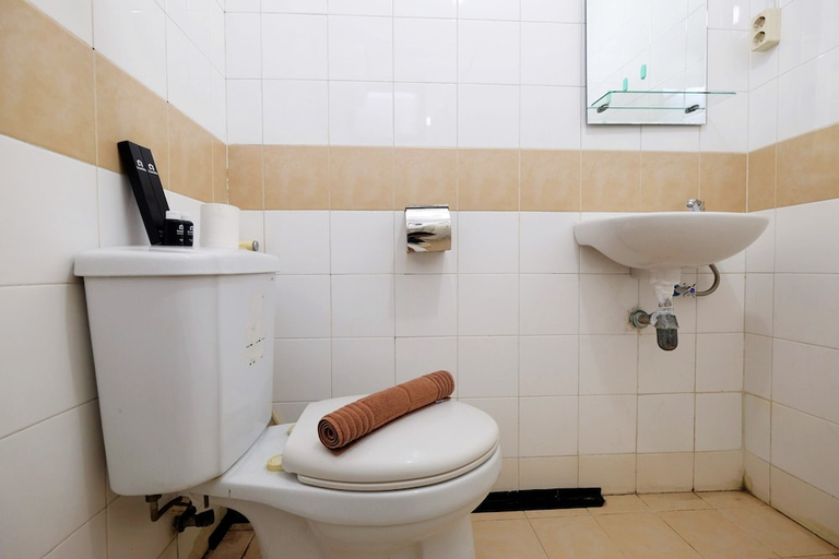 Bathroom 2, Elegant and Spacious 2BR Metropark Condominium Jababeka Apartment, Cikarang