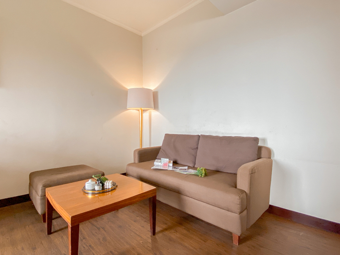 Living Room 3, Spacious 1BR at Marina Ancol Apartment By Travelio, North Jakarta