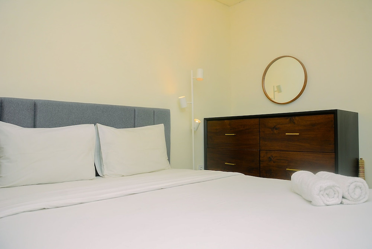Bedroom 2, Comfortable 2BR at Meikarta Apartment, Cikarang