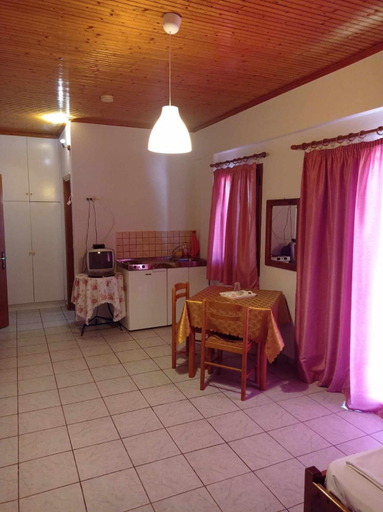 Others 2, Το Περασμα, Epirus