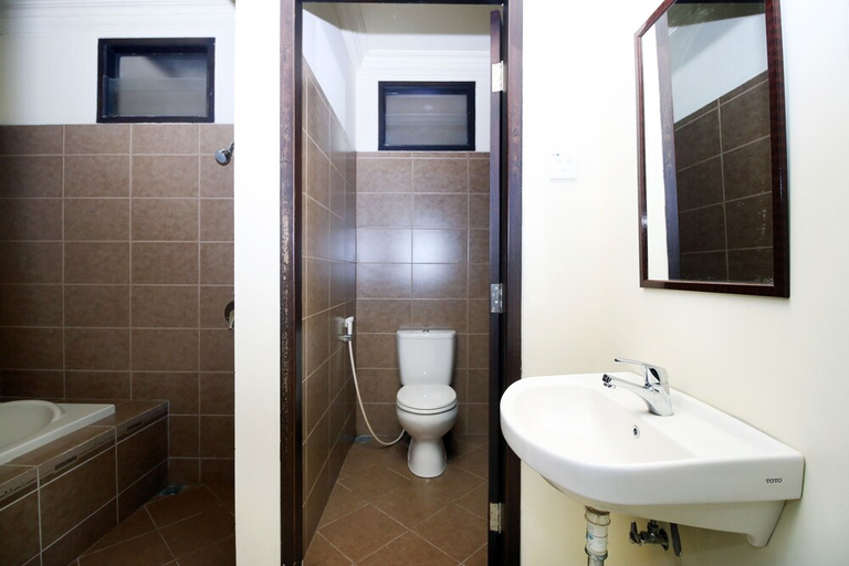 Bathroom 4, Safina Inn Syariah Sekupang Batam, Batam