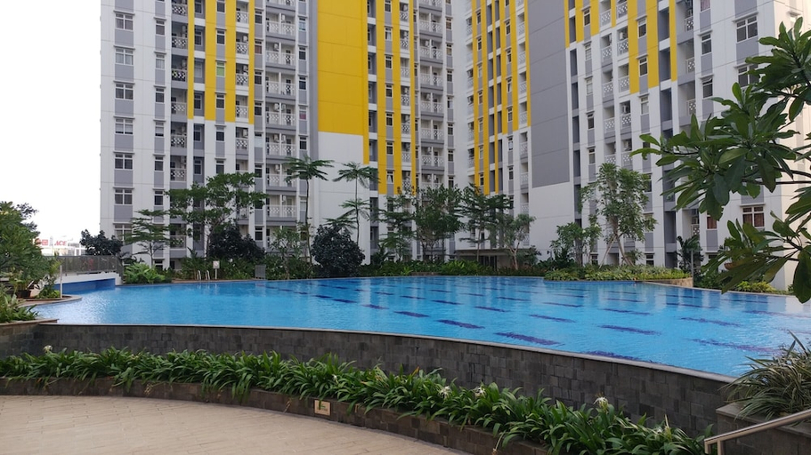 Sport & Beauty 4, Pool View and Homey 2BR Apartment @ Springlake Summarecon, Bekasi