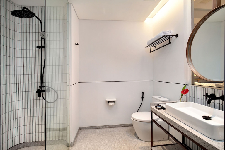 bathroom 4