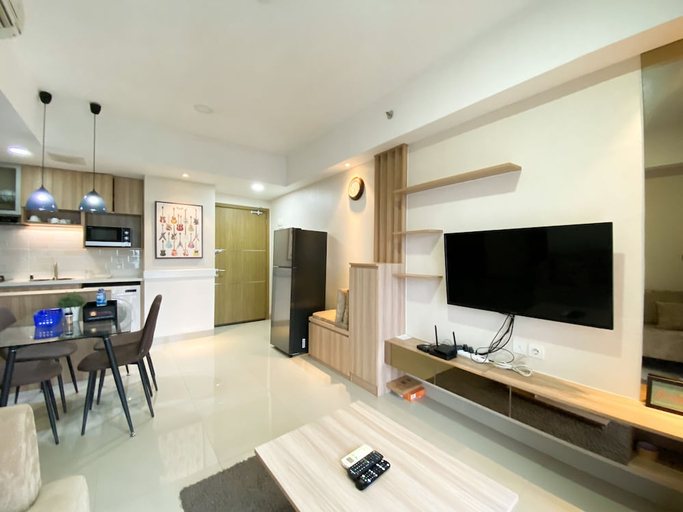 Living Area 2, Cozy And Minimalist 2Br At 8Th Floor The Oasis Cikarang Apartment, Cikarang