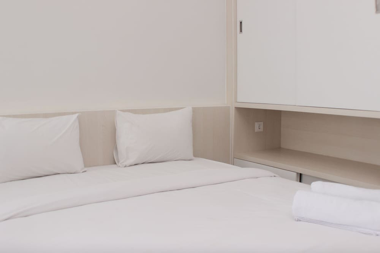 Bedroom 5, Warm And Cozy Stay Studio At Vasanta Innopark Apartment, Cikarang