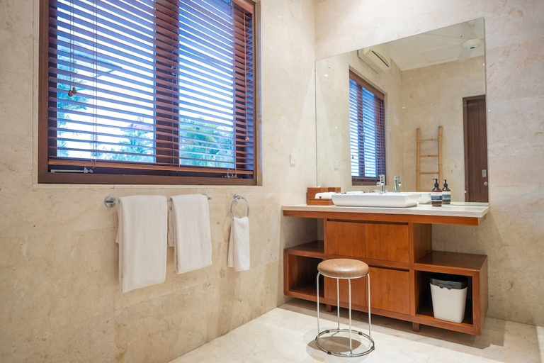 Bathroom 2, Villa Istana Putih by Maheswara, Badung