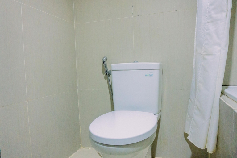 Bathroom 3, Fancy And Nice 1Br At Paramount Skyline Apartment, Tangerang