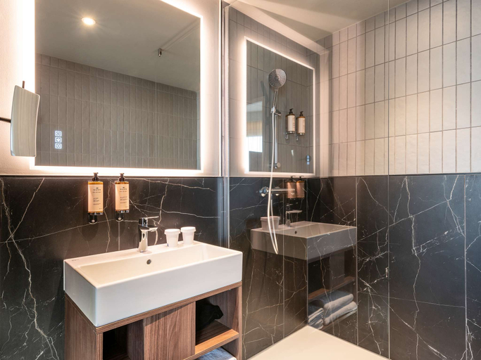Bathroom 4, Mercure Achères St Germain en Laye, Yvelines