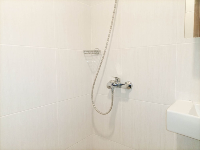 Bathroom 4, Elegant And Cozy Studio Barsa City Apartment, Sleman