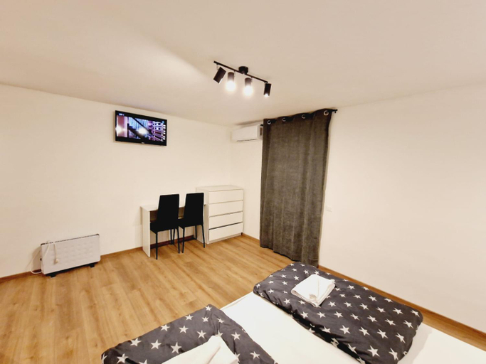 Others 5, Room D, Fažana