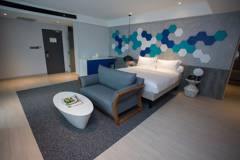 bedroom 13