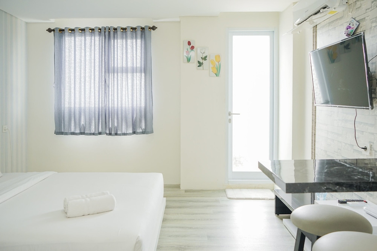 Others 3, Chic and Spacious Studio at Bintaro Icon Apartment, South Tangerang