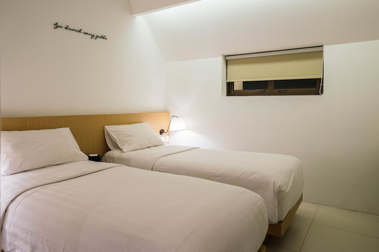 bedroom 12
