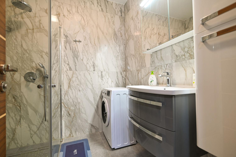 Bathroom 2, Apartments Sky, Trogir